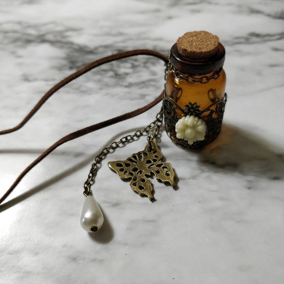 Vintage Style Wishing Bottle Necklace - Picture 6 of 8